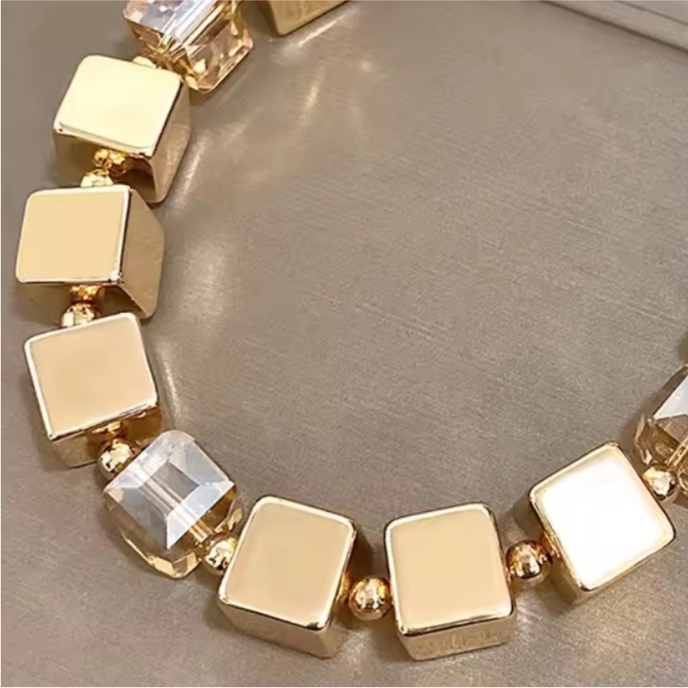 Luxury Cube Gold and Crystal Necklace - Picture 4 of 9